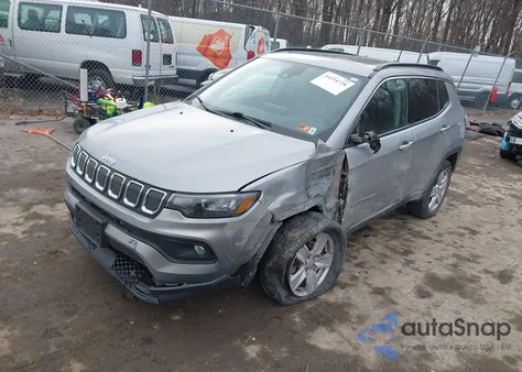 2022 Jeep Compass Latitude 4X4 z USA, uszkodzony, nr VIN 3C4NJDBB7NT168589